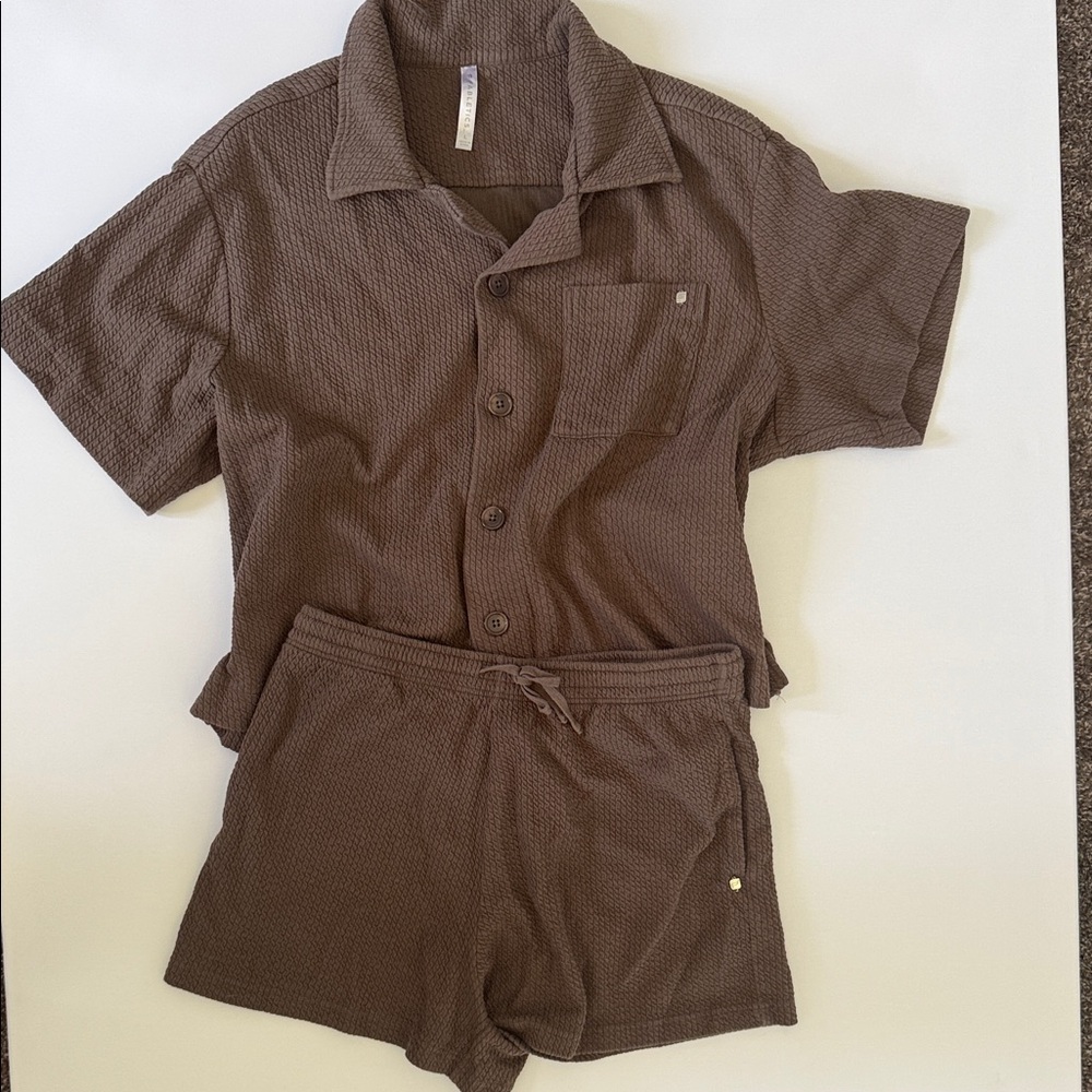 🤎 Fabletics Textured Lounge Set – Brown (Top + Shorts)